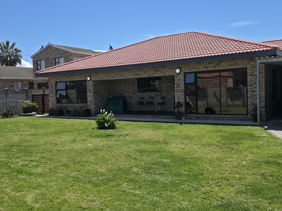 3 Bedroom Property for Sale in Wavecrest Eastern Cape